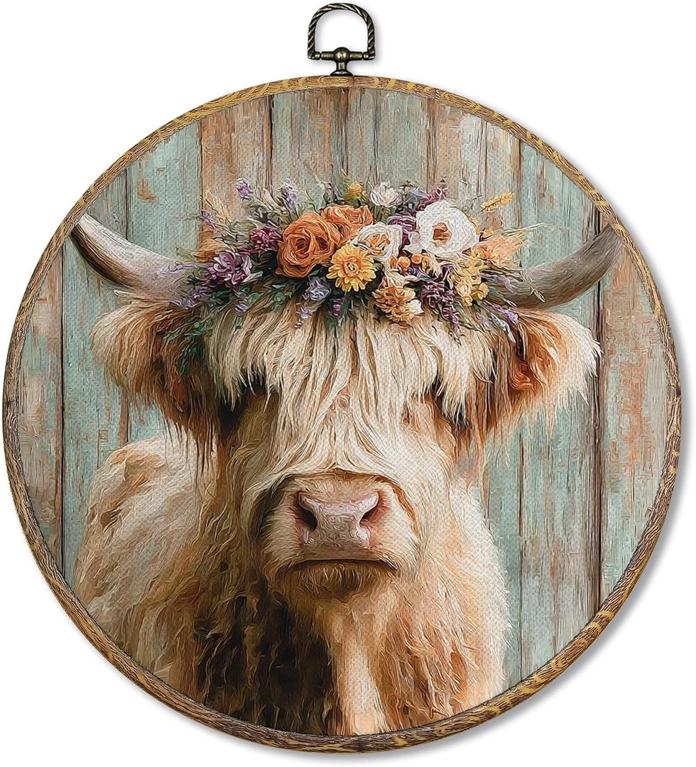 Pugwak Vintage Highland Cow Round Wall Art Decor, Rustic Farmhouse Cow Animal Canvas Art Framed, Country Cottagecore Flower Cattle Artwork Wall Hanging Decor for Home Living Room Bedroom, 10x10in