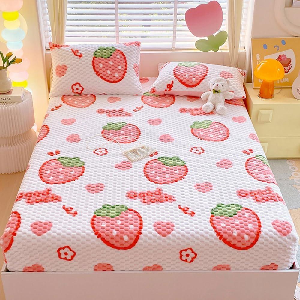 ZIQINPSQ Cozy Fleece Fitted Sheet Queen Size - Ultra Soft Fuzzy Bed Sheets for Winter, Deep Pocket 15'' Velvet Plush Bottom Sheet Only (Anti-Static & Warm), Strawberries (Strawbeerries)