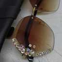 2022 New Woman Sunglasses for Beach Summer with Eyeglass Case, Sunglasses Womens Trendy Fashion Woman Sun Glasses