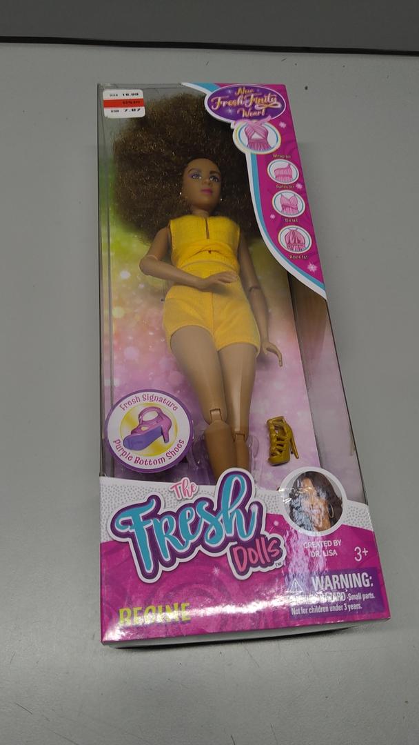 FRESH DOLLS WITH NEW FRESH FINITY WEAR REGINE Dr. Lisa