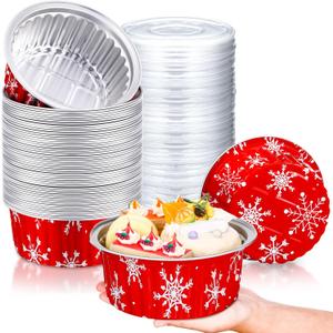 50 Pcs 1lb Christmas Bread Loaf Pans with Lids Snowflake Aluminum Loaf Pans Xmas 580ml Mini Round Disposable Baking Cupcake Tin Christmas Containers for Food Packing Gifts