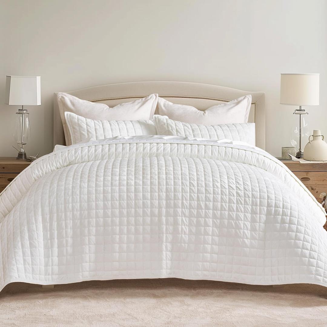 RECYCO Luxury Velvet Quilt Set Full Queen Size Bedding Sets, Ultra Soft Velvet Comforter Set, Lightweight Channel Box Stitch Oversized Bedspread Coverlet for All Season, with 2 Shams, Bright White
