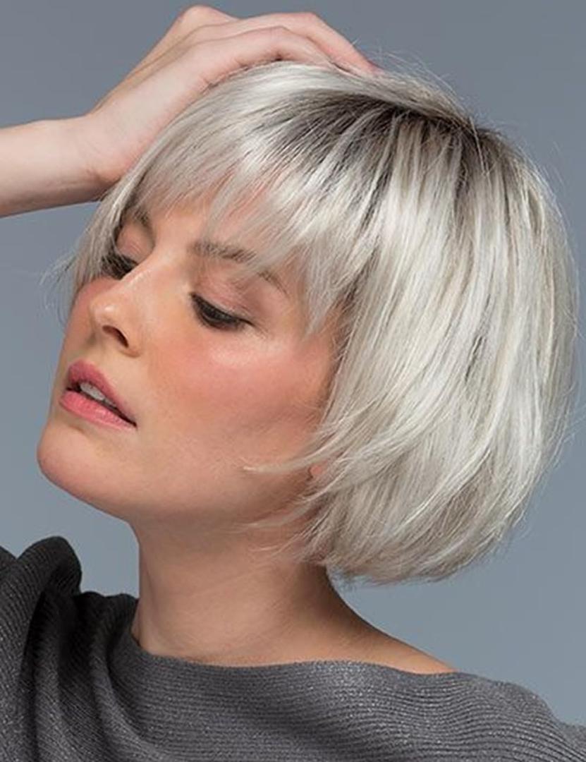 TISHINING Short White Blonde Bob Wig with Bangs for White Women Ombre Blonde Layered Straight Synthetic Hair Wig with Dark Roots Natural Chin Length Bob Wigs for Daily Party Use(10 Inch)