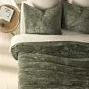 EVERGRACE Velvet Quilt Set King Size, Luxurious Soft Striped Channel Bedding Set, Lightweight Velvet Comforter for All Season, Oversized Bedspread Coverlet with 2 Matching Shams, Olive Green