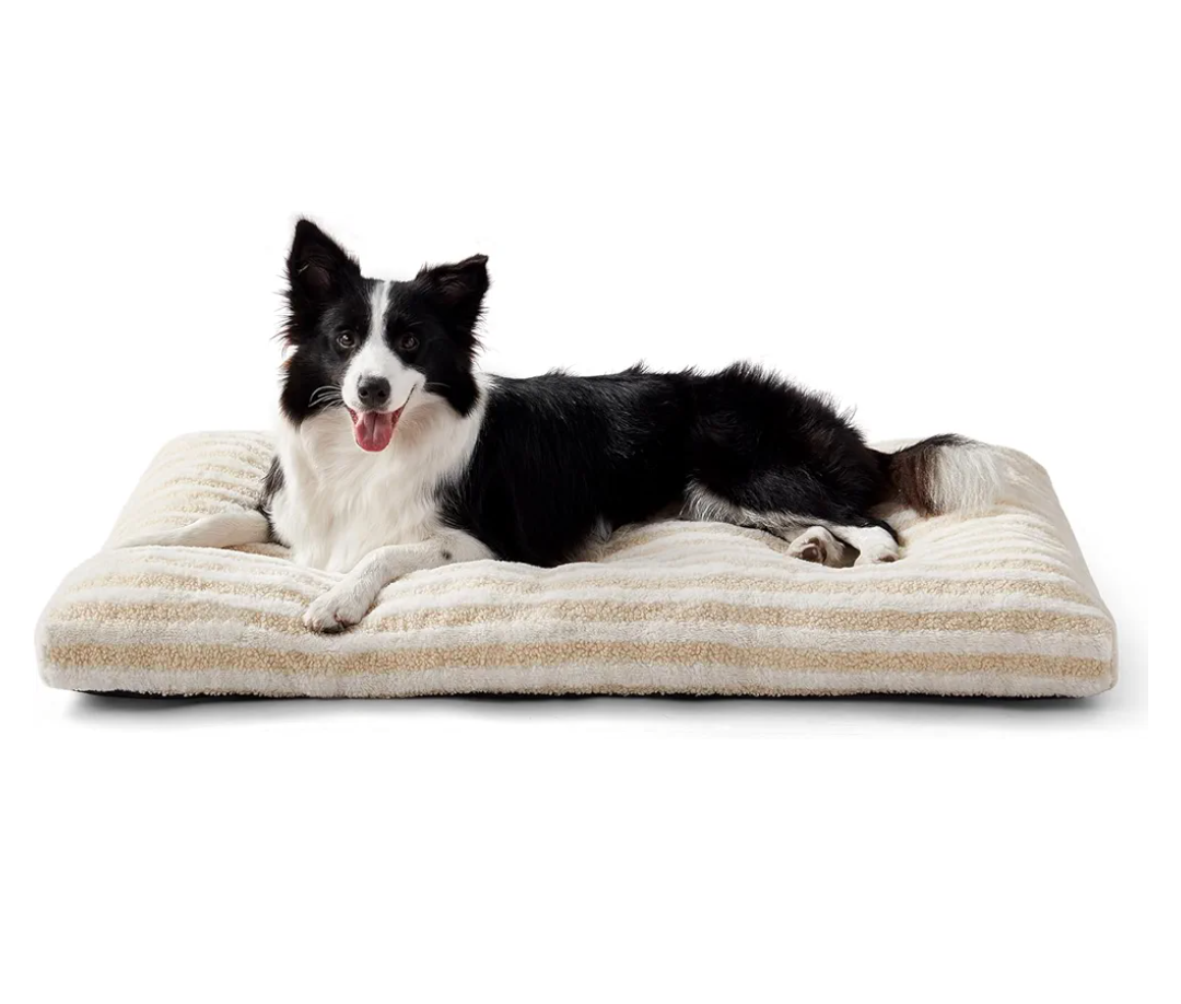 Washable Dog Bed Large Sized Dogs, Deluxe Dog Crate Beds Comfy Fluffy Kennel Pad Anti-Slip Pet Sleeping Mat, Machine Washable Dogs Pillow, 35"x23"x3.5", White