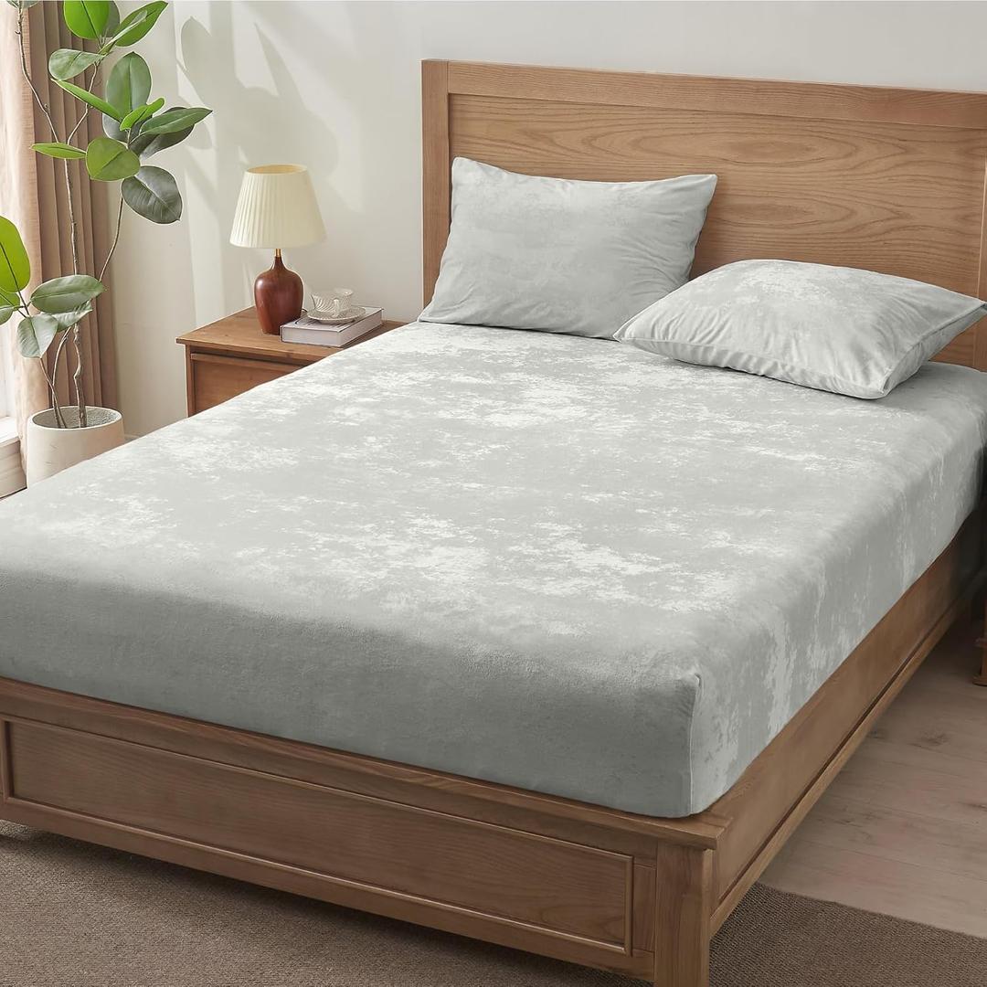 BEDELITE Velvet Fitted Sheet, Luxury Soft Fuzzy Bottom Sheet with Reinforced Elastic Corner Straps, Deep Pocket up to 15 Inch, 1 Fitted Sheet  (Full, Light Grey)