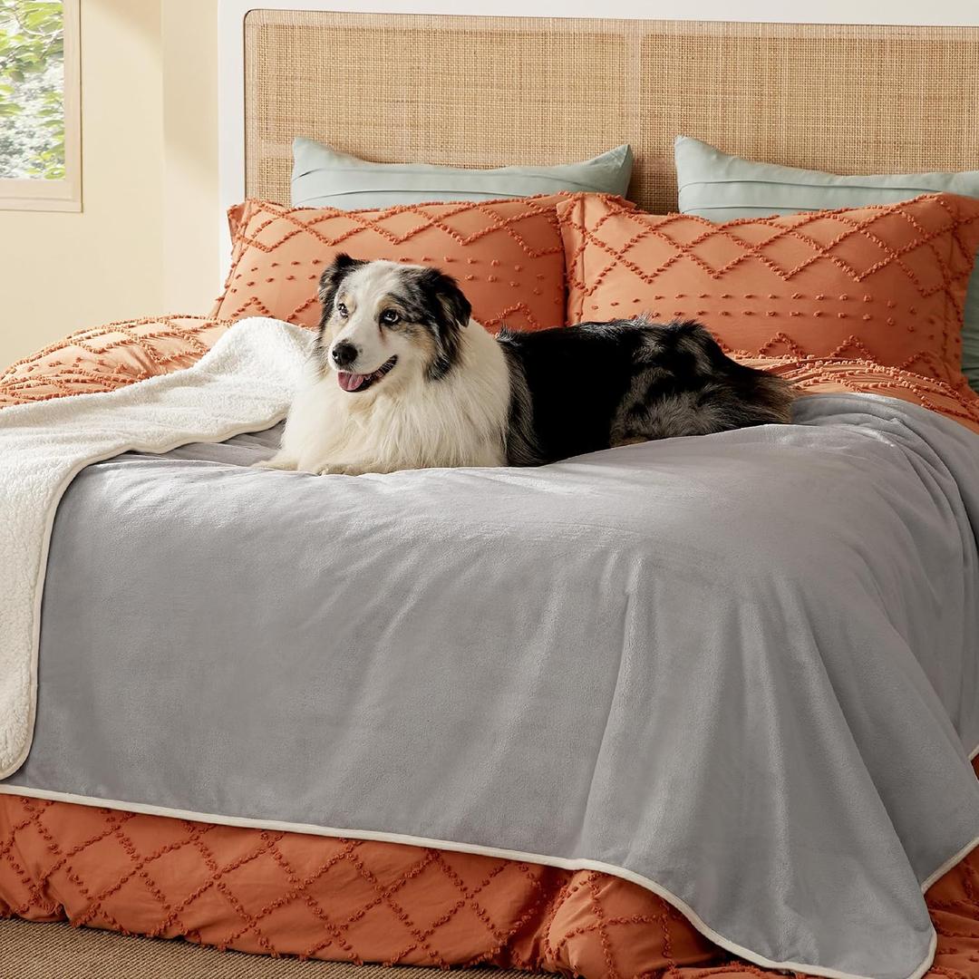 Bedsure Waterproof Blanket for Bed - Sherpa Fleece Waterproof Dog Blankets for Large Dogs, Pet Blankets for Bed/Couch/Dog Crate, Soft Plush Reversible Furniture Protector, Twin, 80"x60", Light Grey