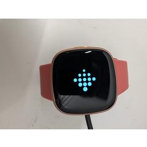 Fitbit Versa 4 Fitness Smartwatch with Daily Readiness, GPS, 24/7 Heart Rate, 40+ Exercise Modes, Sleep Tracking and more, Pink Sand/Copper Rose, One Size (S & L Bands Included)