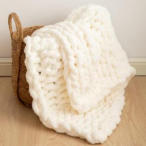 WESHIONGOO Chunky Knit Blanket Throw 40"40" Knitted Throw Blankets for Couch Bed Fluffy Soft Blanket with Jumbo Chenille Yarn Thick 100% Handmade (Cream White)