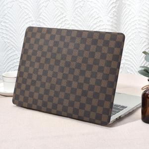 Seorsok Compatible with MacBook Pro 13 inch Case M2 2023,2022,2021-2016 A2338 M1 A2251 A2289 A2159 A1989 A1708 A1706,Retro Checkerboard Textured Leather Plastic Hard Shell&Keyboard Cover,Brown Grid