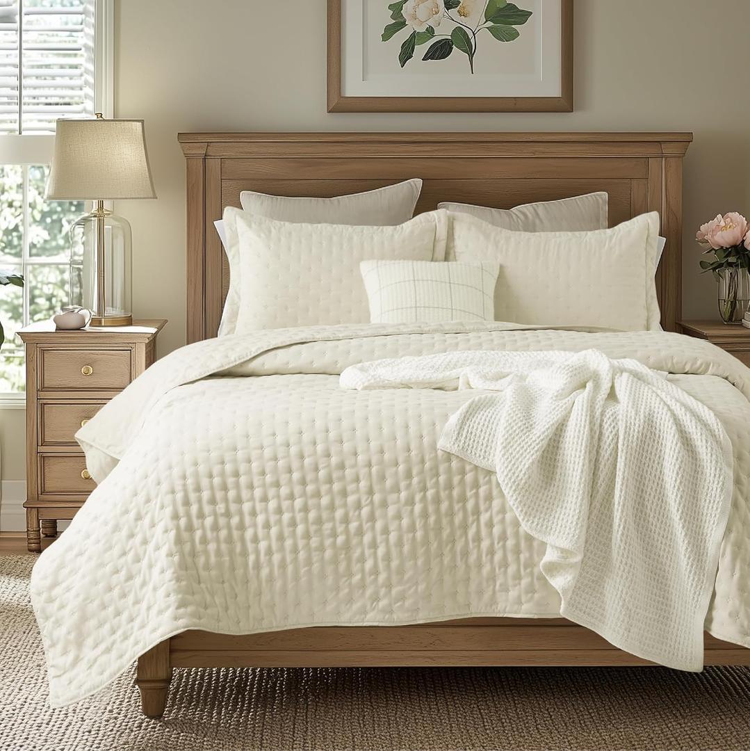 Bedsure Quilts Queen Size - Ivory Bedspread Queen Size & Lightweight Comforter, Modern Cottage Coverlet with Clover Pattern, Ultra Soft All-Season Bedding, 90 x 96 Inches | Stitch-Free Quilting, Ultra Soft, Lightweight, Machine Washable, Pet-Friendly