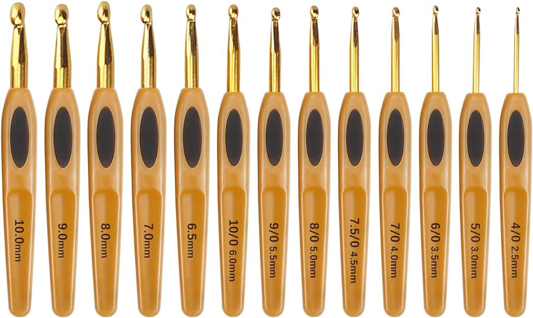13 Sizes Crochet Hooks Set, Soft Touch Handle Crochet Hooks Set for Crocheting Yarn Craft 2.5-10mm, Knitting Sweater Needles Set for Grandmothers,Moms,Children,Beginners or Crochet Lovers (Gold)