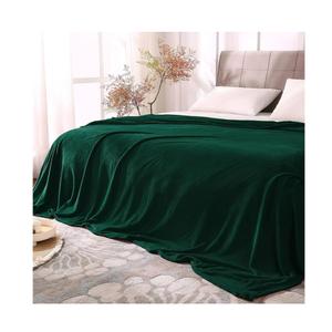BEDELITE Fleece Blanket King Size Blankets for Bed, Luxury Plush Cozy Fuzzy Blanket 108x90 inches, Super Soft Warm Lightweight Throw Blanket All Seasons Suitable, Forest Green
