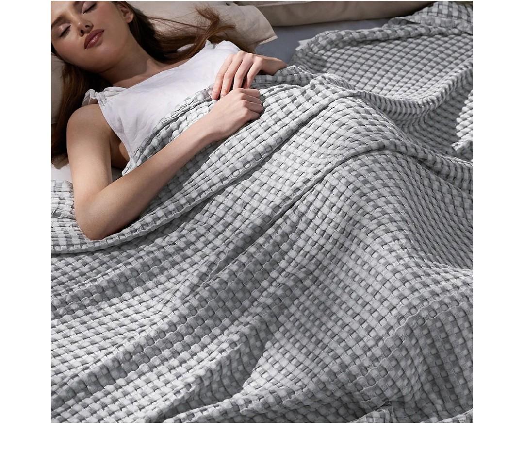 Bedsure Cooling Cotton Waffle King Size Blanket - Lightweight Breathable Summer Blanket of Rayon Derived from Bamboo for Hot Sleepers, Luxury Throws for Bed, Couch and Sofa, Grey, 104x90 Inches