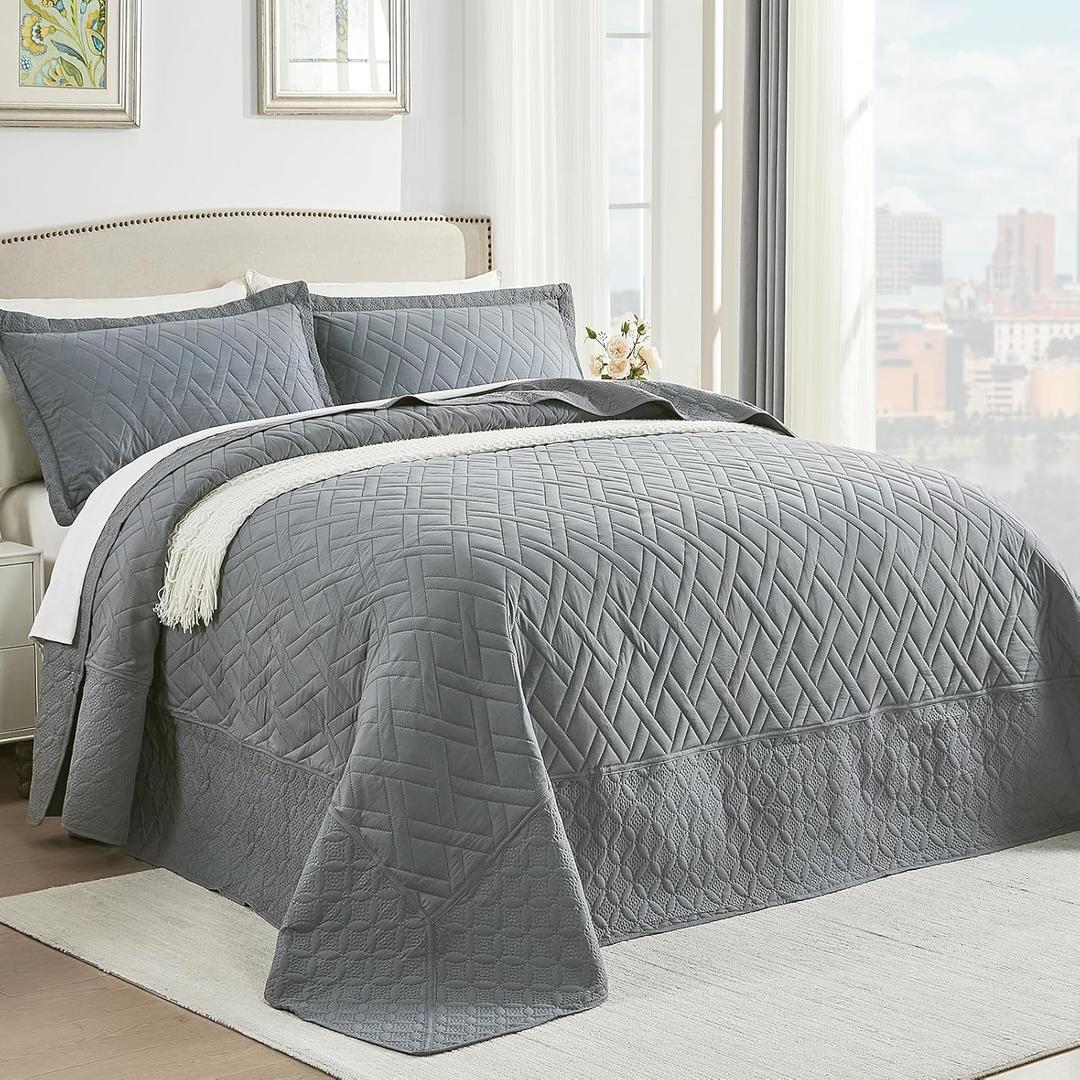 Qucover 132 x 120 Oversized King Quilt, Dark Grey California King Bedspread, Soft Lightweight Microfiber Extra Wide Quilt, 3PC Geometric Diamond Pattern Coverlet with 2 Pillow Shams, for All Season