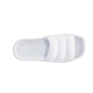 Women's Molded Puffy Slide with Everywear®
Totes Everywear White 11