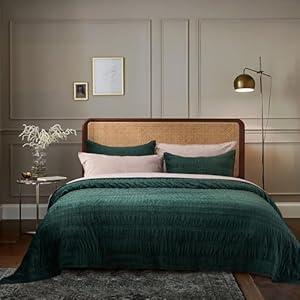 EVERGRACE Luxury Velvet Quilt Set King Size, Ultra Soft Ruched Velvet Bedspread Coverlet Set, Lightweight Velvet Comforter Set with 2 Matching Shams for All Season, Pine Green
