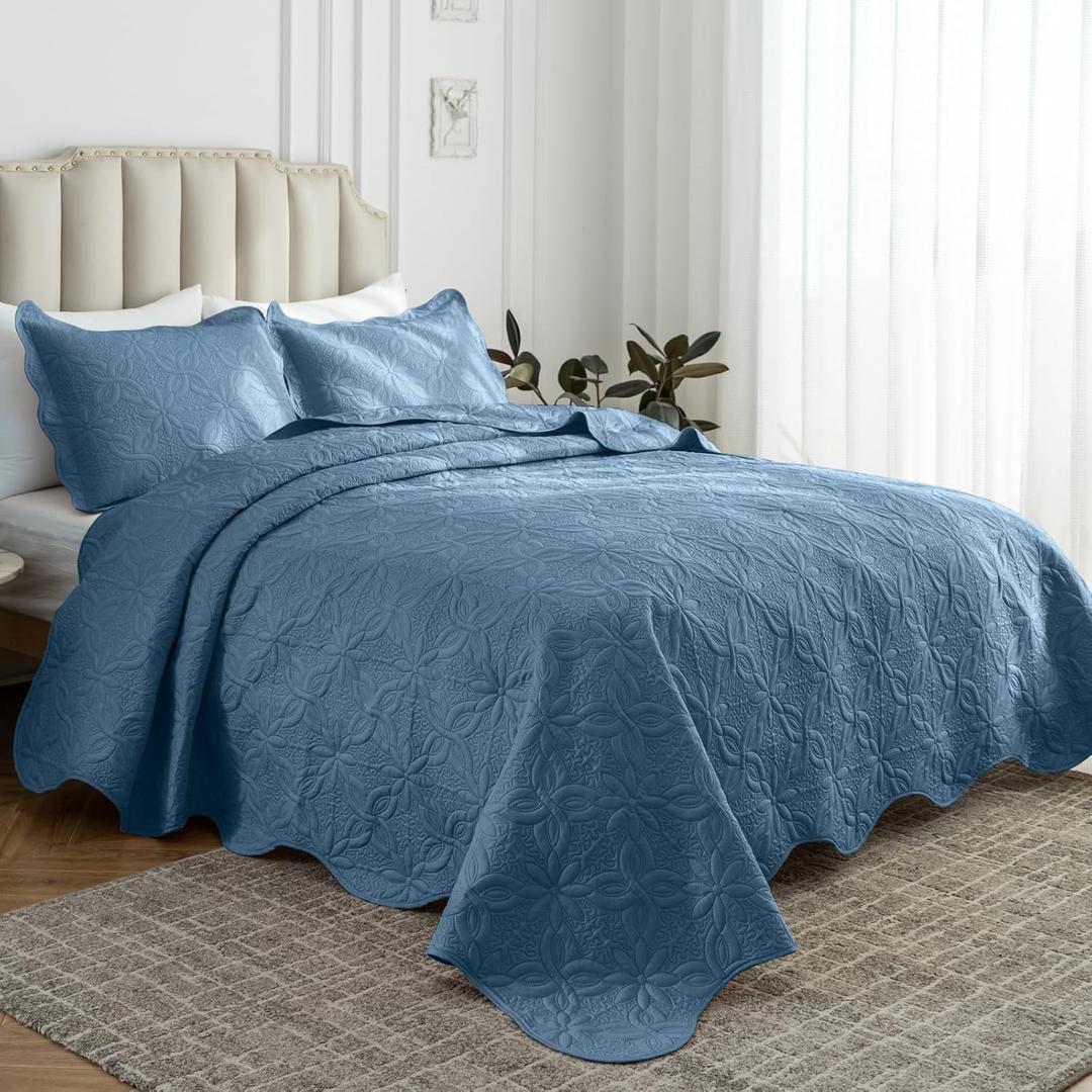 Full/Queen Size Quilt Set 3 Pieces, Soft Lightweight Summer Bedspread, Reversible Microfiber Bed Coverlet for All Seasons, Bluish Grey, Floral Pattern (1 Quilt, 2 Pillow Shams)