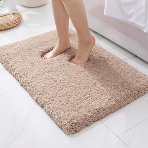 ILANGO Beige Bathroom Rugs 24" 17" Small Non Slip & Super Absorbent Extra Thick Soft, Washable Bath Mat for Floor, Microfiber Plush Shaggy Bath Rug with Rubber for Bathtub Shower Room Sink