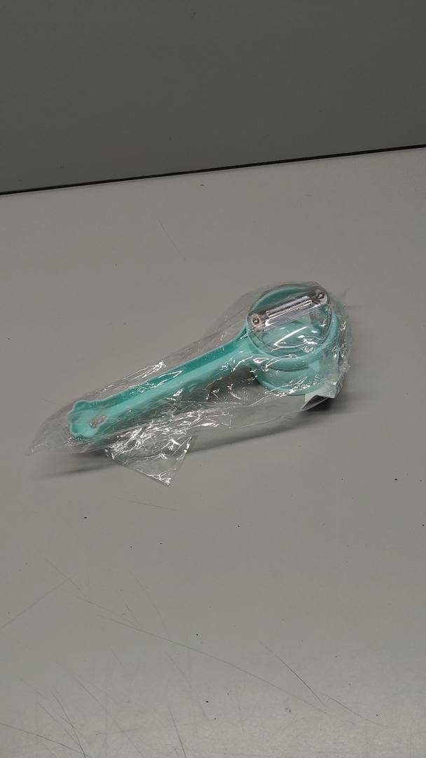 Vegetable Peeler with Box Storage,DoubleSided Stainless Steel Potato Peeler and Fruit Peeler,Vegetable Peelers for Kitchen,Apple Peeler,Carrot Peeler,Orange Peeler,Garlic Peeler (Blue)