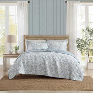 Laura Ashley - Twin Quilt Set, Textured Seersucker Bedding with Matching Sham, Reversible Bedding Essentials (Amberly Pastel Blue, Twin)