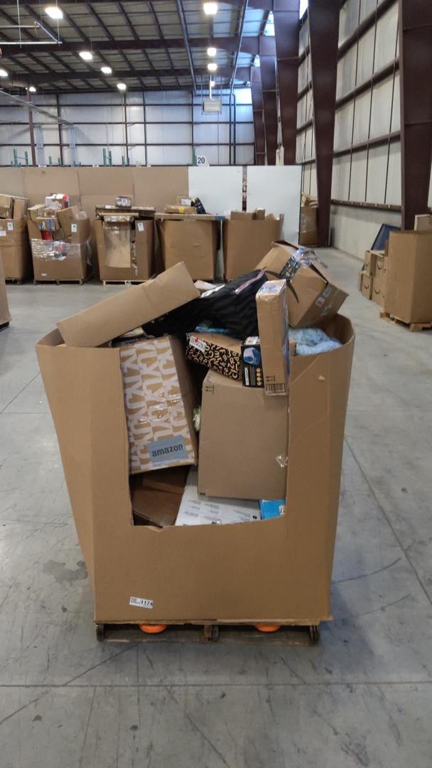 Pallet of Salvage Items 