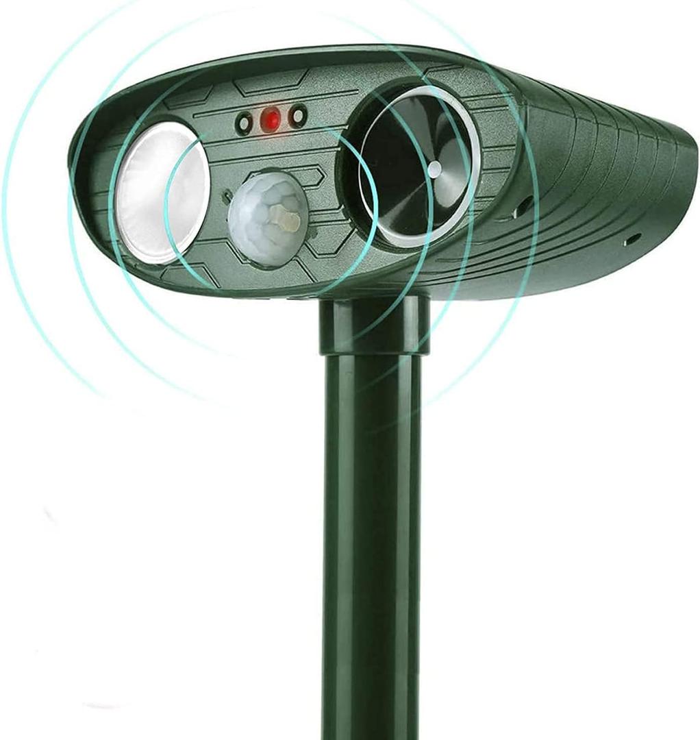 Cat Repellent, Solar Powered Waterproof Animal Deterrant, Solar Powered Deterrent with Motion Sensor and Flashing Lights Outdoor Solar Farm Garden Yard Device, Dogs, Cats, Birds