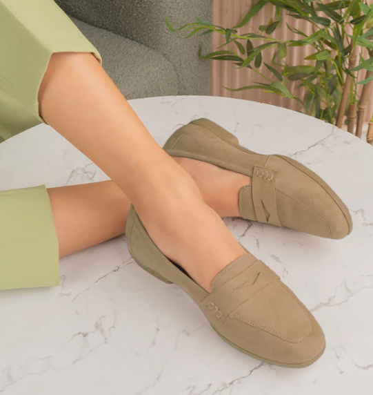 Tresmode Suave Beige Women's Casual Loafers
10