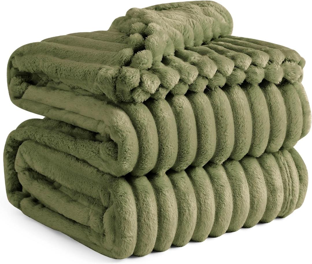 Bedsure GentleSoft Cypress Fleece Queen Blanket for Couch - Cozy Soft Blankets for Women, Cute Small Throws for Girls, 90x90 Inches