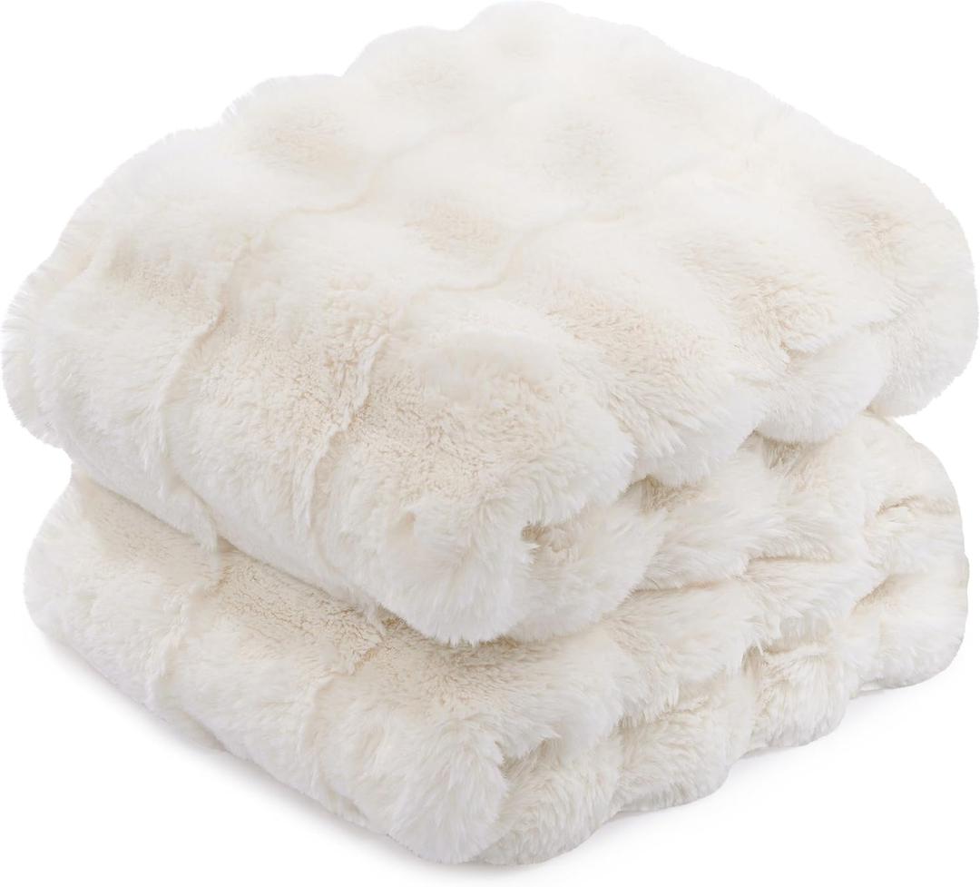 Touchat Luxury Faux Rabbit Fur Throw Blanket Twin Size for Couch,Super Heavy Warm Cozy Blanket for Sofa Bedroom Living Room,Ultra Soft Fluffy Reversible Plush Blanket for Home Decor Gifts,White
