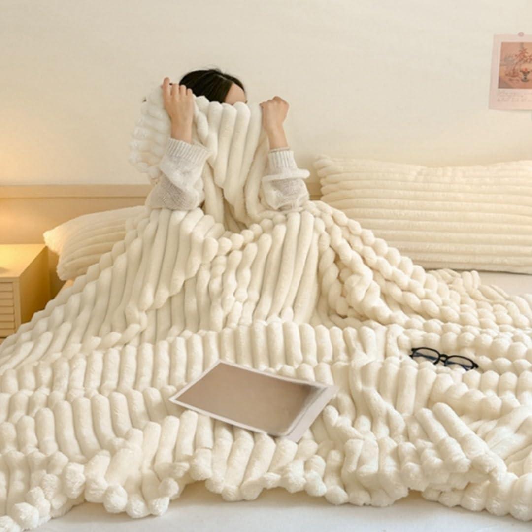 Wcxixo Winter Fleece Blanket Soft Lightweight Flannel Blankets Thickened Super Warmth Winter Quilt Fluffy Plush Double-Sided Quilt for Couch, Bed, Sofa, Living Room Decor Blankets Gifts (150x100cm/(59*39.3in), White)