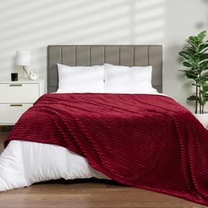 PAVILIA Cozy Fleece Bed Blanket King | Fuzzy, Super Soft, Plush, Luxury Flannel Throw Warm Ribbed Microfiber for Sofa Couch (Burgundy Red, 90x108 inches) Wine Red