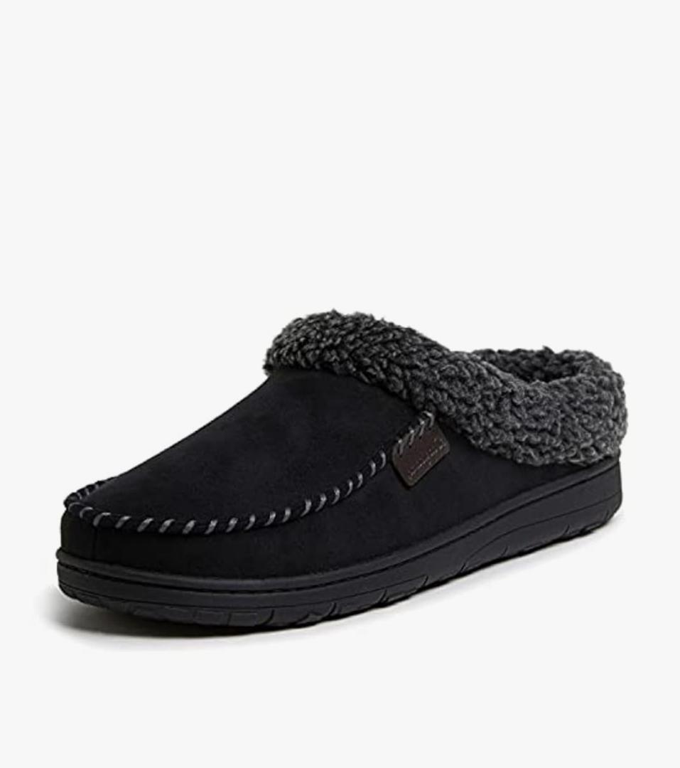 Dearfoams Men’s Brendan Indoor/Outdoor Breathable Memory Foam Clog House Shoe with Wide Widths Slipper 11-12, Black 
