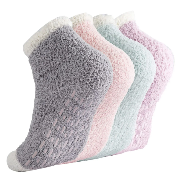 Non Slip Socks for Women Winter Warm Cozy Fuzzy Slipper Socks Soft Fluffy Hospital Socks with Grips