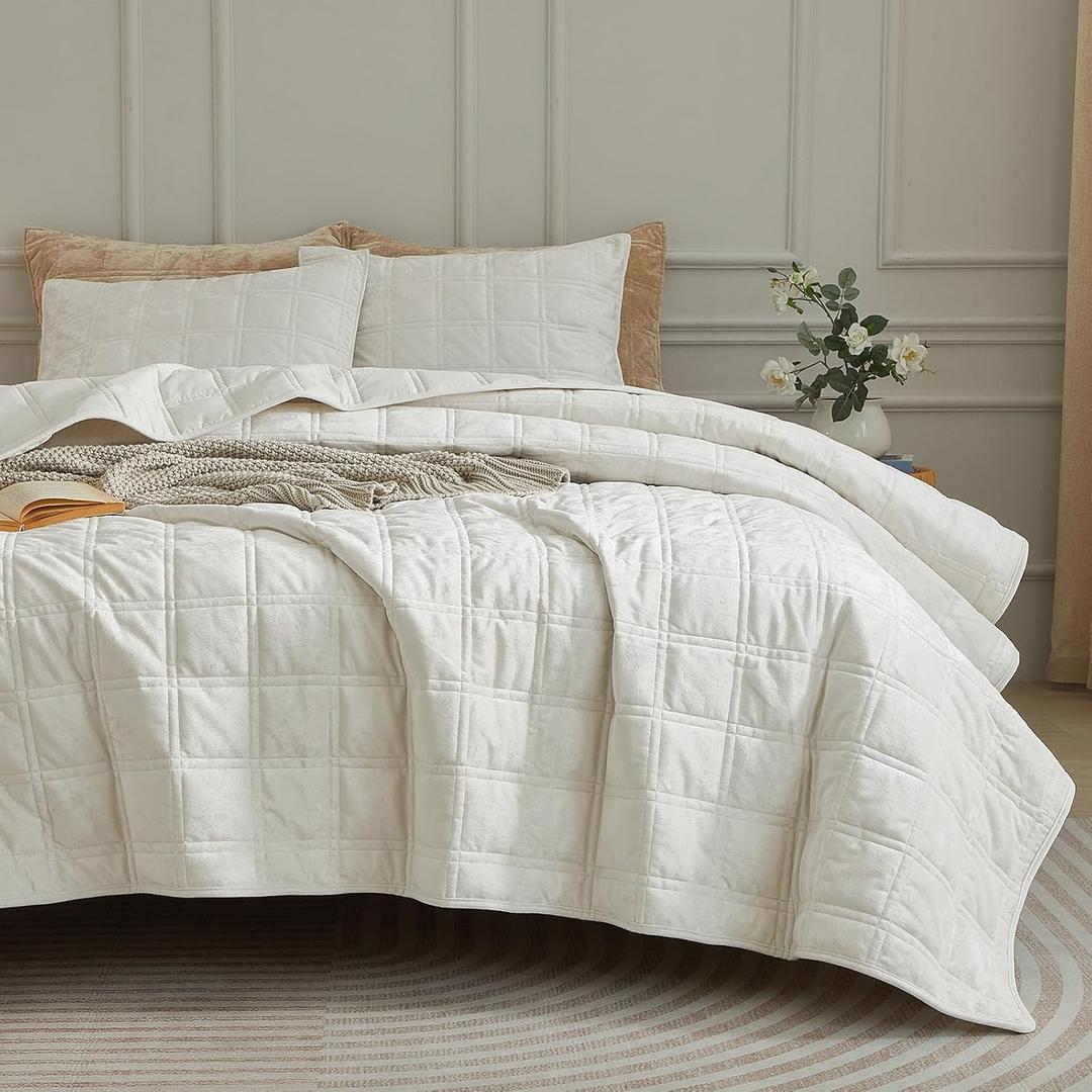 Luxury Soft Velvet Quilt Set King Size - Lightweight Velvet Bedding Set for All Season, Oversized Bedspread Coverlet Comforter Set with 2 Pillow Shams, Cream White, Checkered (King/Cal.King (106" x 96"))