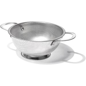 Premium Stainless Steel Colander for Kitchen, Food Strainer Basket with Handle and Solid Ring Base for Fruits Vegetables Rice and Pasta, Dishwasher Safe (3QT)