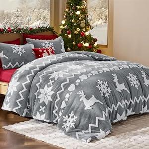Bedsure Fluffy Christmas Comforter Set Queen - Green Bedding with Christmas Tree, Warm Flannel Fleece Bed Sets for Winter, 3 Pieces, 1 Soft Plush Shaggy Comforter with 2 Pillowcases