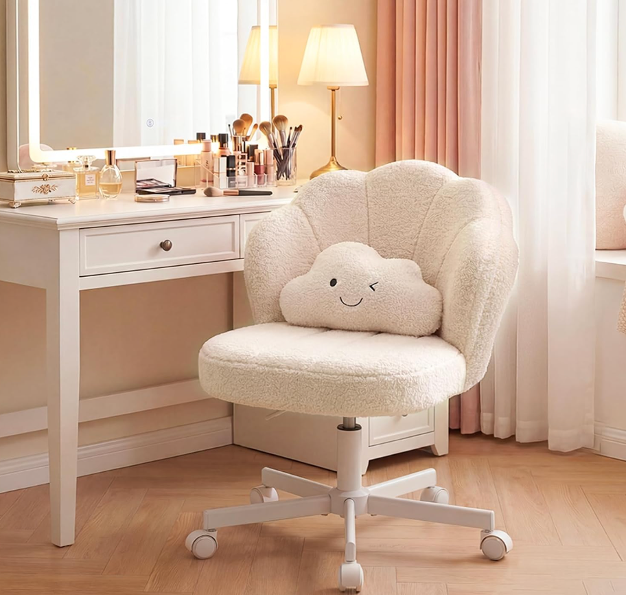 COMHOMA Petal Vanity Chair with Wheels, Cute Desk Chair for Girls Women, Upholstered Home Office Chair with Backrest, Height Adjustable Armless Swivel Chair for Bedroom, Teddy Fleece, White