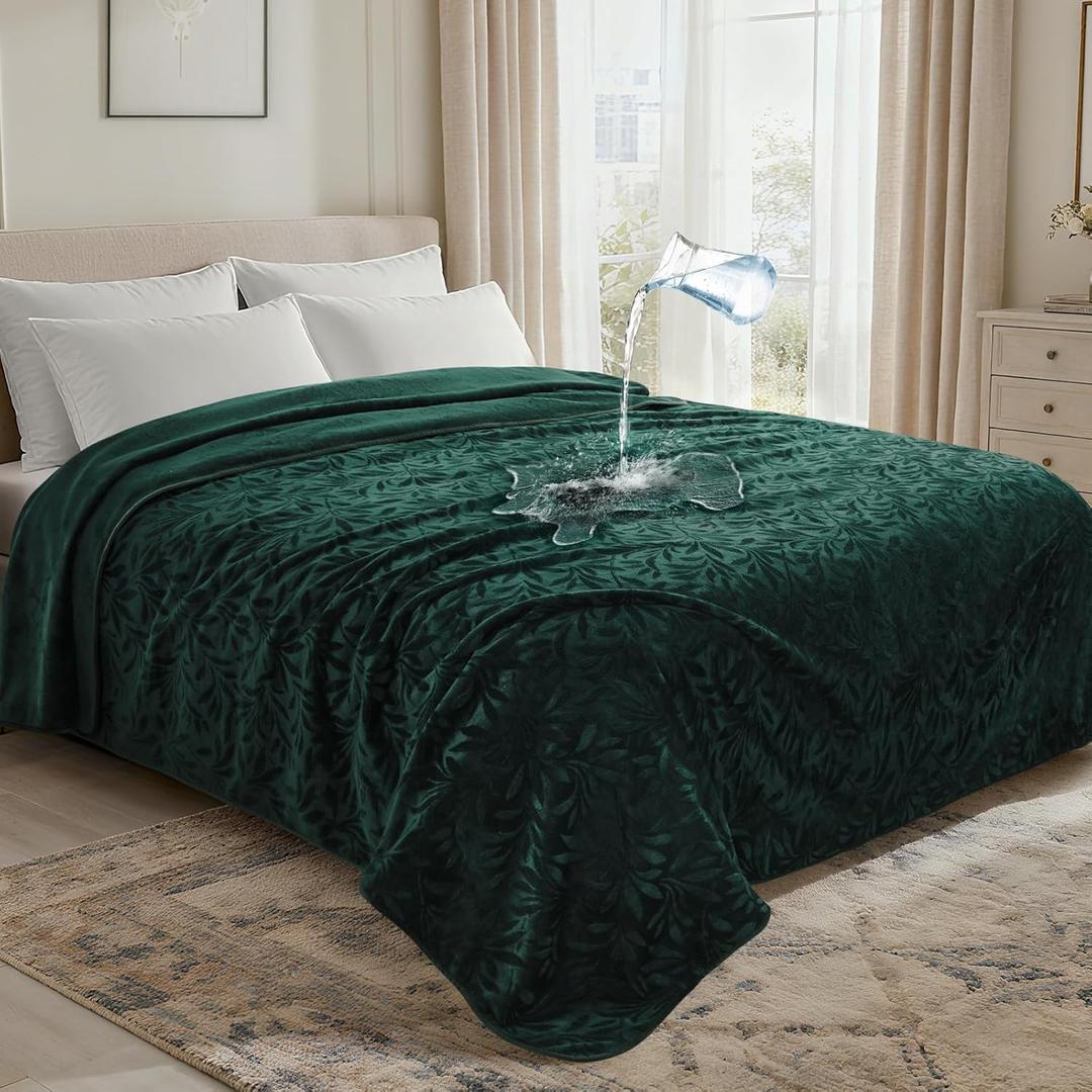 LOOBANI Waterproof King Size Blanket: Soft Flannel Water Proof Bed Blanket 85"x108" with a Storage Bag, Stain & Leak Proof King Throw Bblanket for Adults, Kids, Pets, Movie Night, Travel (Green)