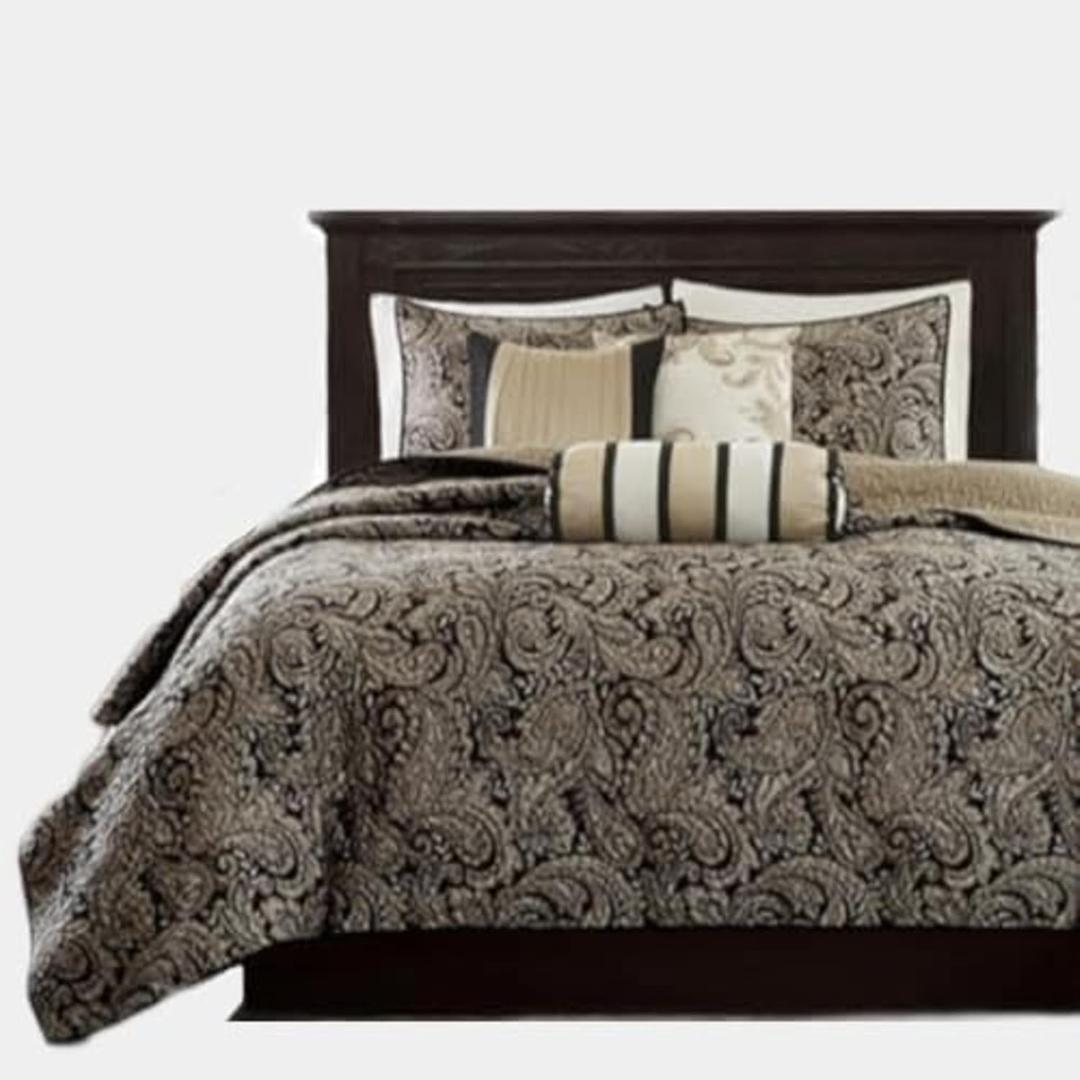 Madison Park Traditional Damask Jacquard Paisley Black Queen Quilt Set, 6pc, Full/Queen