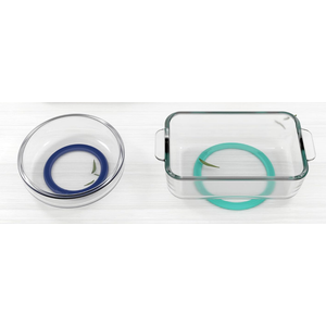 Pyrex Cup Clear Glass Bowl with Plastic Lid, Made in USA