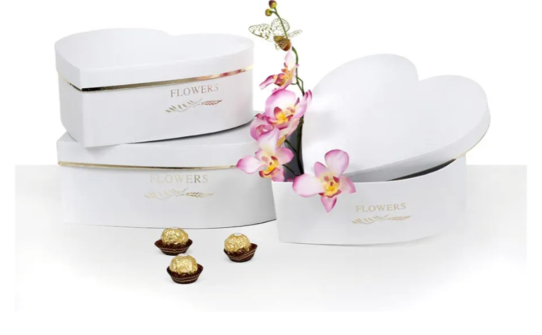 UNIKPACKAGING Set of 3, Heart Shaped Flower/Gift Boxes (White)