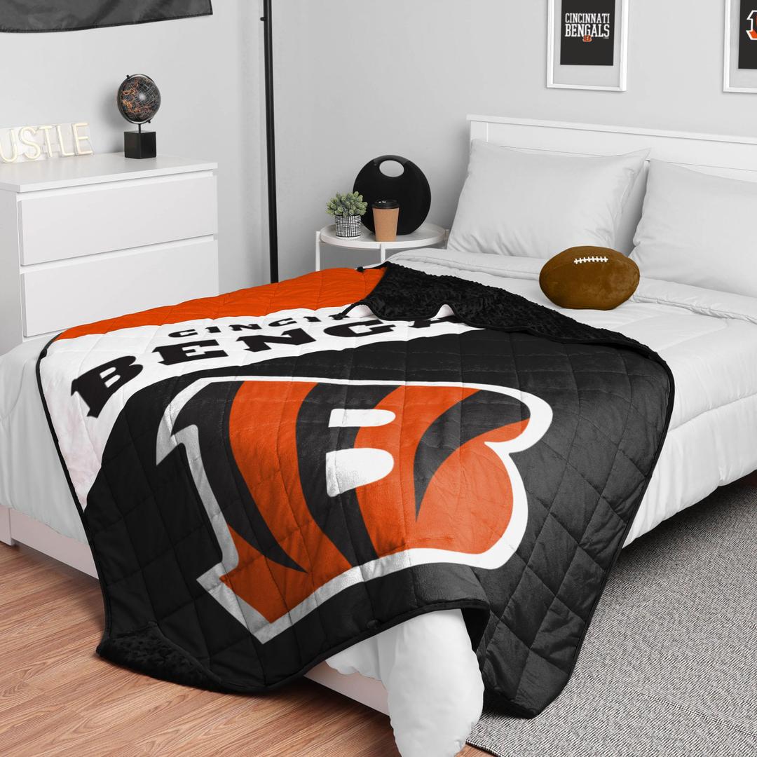FOCO Cincinnati Bengals NFL Team Color Wordmark Weighted Blanket