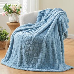 NEWCOSPLAY Super Soft Twin Blanket Blue Premium Silky Flannel Fleece 3D Heart Checkered Lightweight Bed Blanket All Season Use (Blue Heart, Twin(60"x80"))