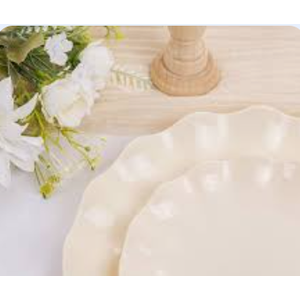 LIYH 11 Pcs Beige Plastic Plates Reusable Unbreakable Dinner Plates Scalloped Plastic Plates Dishwasher Safe Ivory Plate Sets Perfect for Parties Birthday Picnics BPA Free