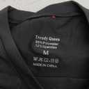 Trendy Queen Womens Long Sleeve Shirts Crop Tops Fall Fashion 2025 Going Out Basic Winter Clothes (Medium, Black)