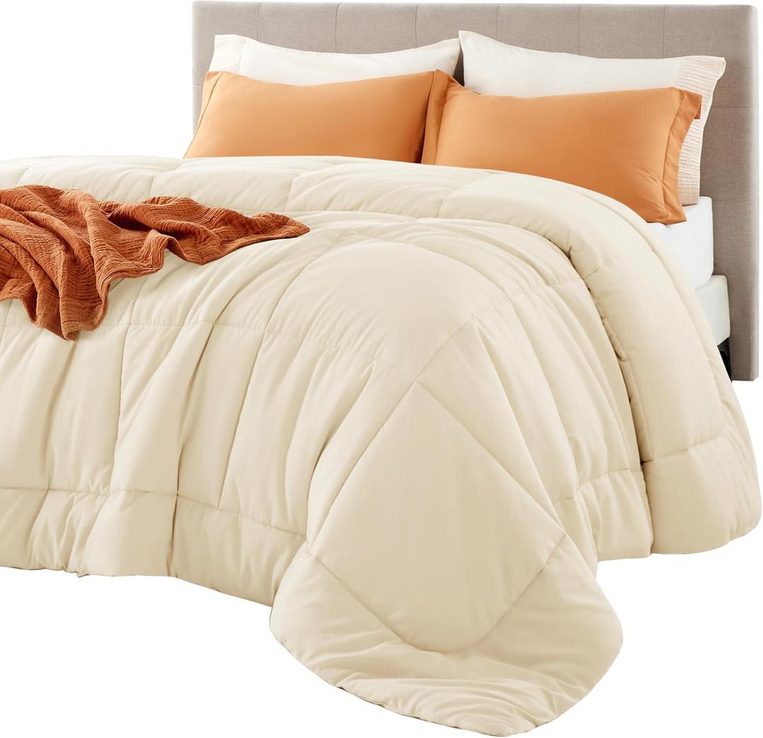 Bedsure Comforter Duvet Insert - Quilted Comforters Queen Size, All Season Duvet, GentleSoft Down Alternative Bedding, with 8 Tabs, Gifts for Women/Men, Cream,Queen 88 x 88 Inches