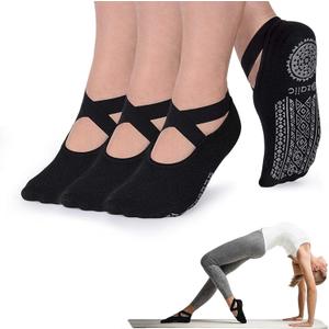 Ozaiic Yoga Socks for Women Non-Slip Grips & Straps, Ideal for Pilates, Pure Barre, Ballet, Dance, Barefoot Workout (One Size, 3 Pairs of Black)