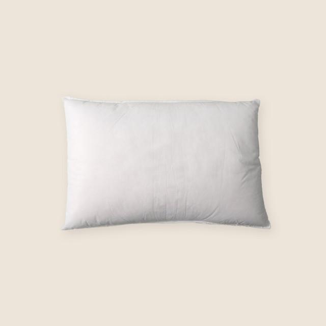 16" x 22" Polyester Non-Woven Indoor/Outdoor Pillow Form 16" x 22" Polyester Non-Woven Indoor/Outdoor Pillow Form