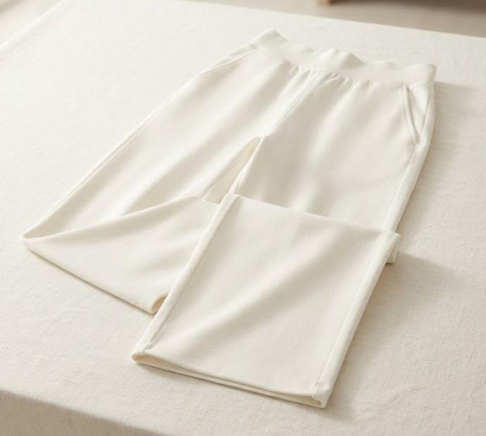 Women's White Pleated Blouse Size S Short Sleeve Textured Fabric New with Tags